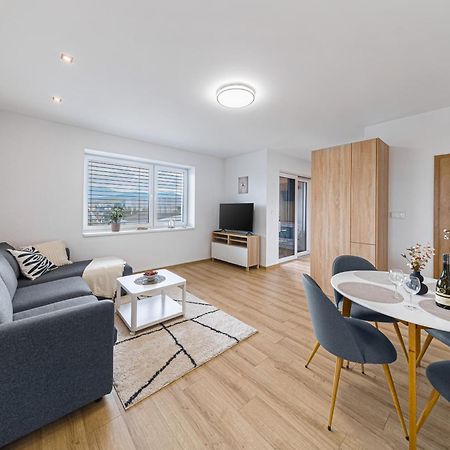 Tower Apartments Orchid & Amber Спішська Нова Весь Екстер'єр фото