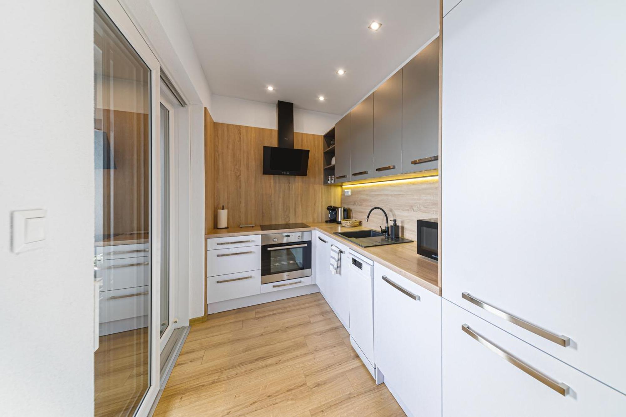 Tower Apartments Orchid & Amber Спішська Нова Весь Екстер'єр фото